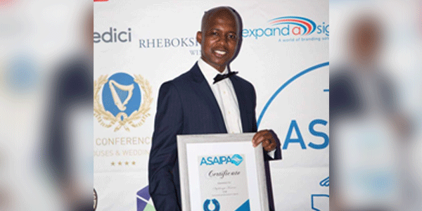 Wits physiotherapist Siyabonga Kunene received a national award in November 2018 from the Alliance of South African Independent Practitioners Associations in recognition of his outstanding achievements and services in sports therapy.
